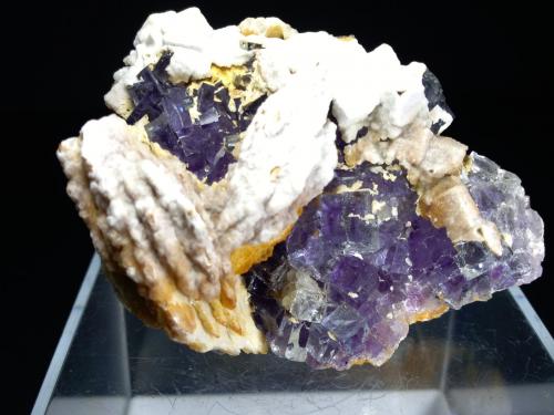 Fluorite, Baryte, Smithsonite<br />Is Murvonis Mine, Domusnovas, Sud Sardegna Province, Sardinia/Sardegna, Italy<br />65,6 x 47,2 mm<br /> (Author: Sante Celiberti)