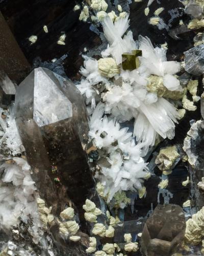 Bertrandite with Quartz and Pyrite<br />Kara-Oba, Betpak-Dala (Bet-Pak-Dala) Desert, Karaganda Region, Kazakhstan<br />Specimen size: 24 × 20 × 14 cm /  main crystal size of Bertrandite: 1 × 0.4 cm<br /> (Author: Jordi Fabre)