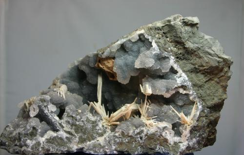 Cuarzo pseudomórdico de Aragonito, Cuarzo (variedad calcedonia)<br />Mina Tomasa, La Fortuna, Sierra Minera de Cartagena-La Unión, La Unión, Comarca Campo de Cartagena, Región de Murcia (Murcia), España<br />25 cm<br /> (Autor: Ramon A  Lopez Garcia)