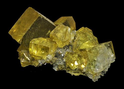 Fluorite<br />Wheal Mary Ann, Menheniot, Liskeard, Cornwall, England / United Kingdom<br />8 x 4 x 3 mm<br /> (Author: Rob Schnerr)