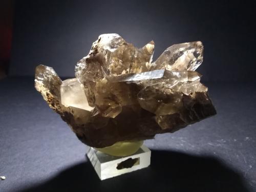 Quartz (variety smoky)<br />Schin gorge, Thusis, Domleschg, Hinterrhein Valley, Grischun (Grisons; Graubünden), Switzerland<br />97 x 65 mm<br /> (Author: Sante Celiberti)