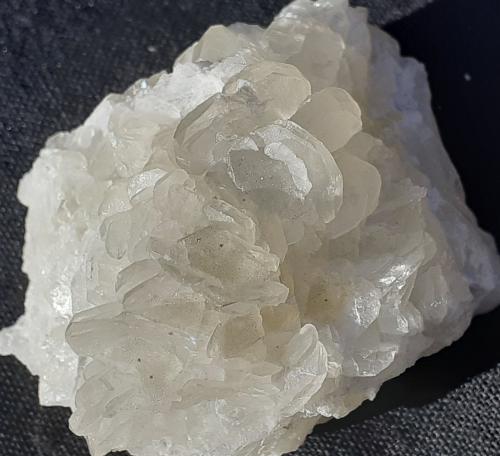 Calcite<br />Baimashan tunnel (construction site), Qianbaxia, Wuyishan, Nanping Prefecture, Fujian Province, China<br />3,5 x 3 cm<br /> (Author: Volkmar Stingl)