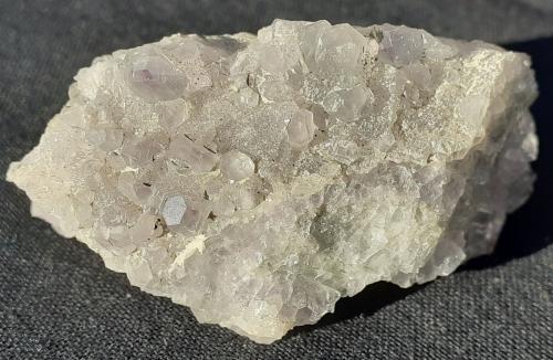 Fluorite<br />Chengnan tunnel (construction site), Wuyishan, Nanping Prefecture, Fujian Province, China<br />4 x 3 cm<br /> (Author: Volkmar Stingl)