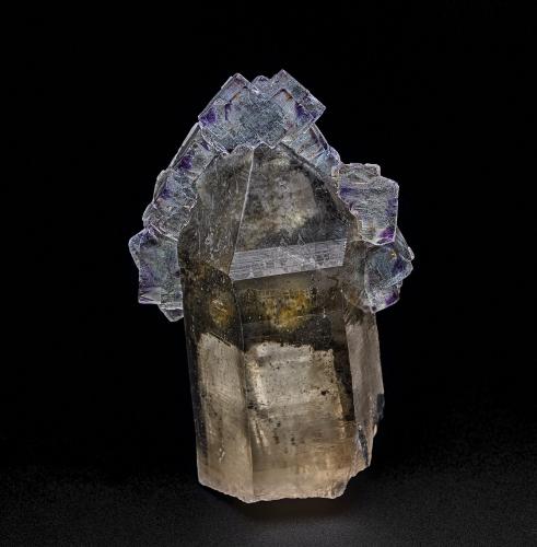 Quartz (variety smoky quartz), Fluorite<br />Kara-Oba, Betpak-Dala (Bet-Pak-Dala) Desert, Karaganda Region, Kazakhstan<br />6.7 x 4.3 cm<br /> (Author: am mizunaka)