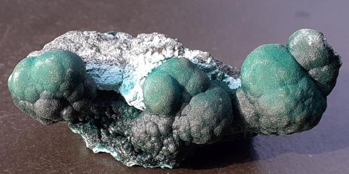 Malachite<br />Mina L'Etoile du Congo, Lubumbashi (Elizabethville), Cinturón de cobre de Katanga, Haut-Katanga (Shaba), República Democrática del Congo (Zaire)<br />6 x 3 cm<br /> (Author: Volkmar Stingl)