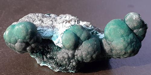 Malachite<br />L'Etoile du Congo Mine (Star of the Congo Mine), Lubumbashi (Elizabethville), Katanga Copper Crescent, Haut-Katanga (Shaba), Democratic Republic of the Congo (Zaire)<br />6 x 3 cm<br /> (Author: Volkmar Stingl)