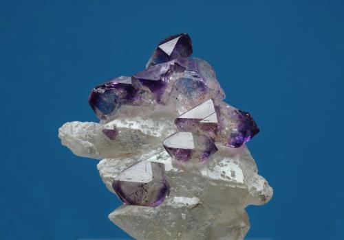 Cuarzo, Cuarzo (variedad amatista)<br />Araçuaí, Vale do Jequitinhonha, Minas Gerais, Brasil<br />30x40 mm<br /> (Autor: Ramon A  Lopez Garcia)
