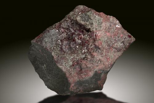 Cinabrio<br />Mina Almadén, Almadén, Comarca Valle de Alcudia, Ciudad Real, Castilla-La Mancha, España<br />9x7cm, cristales de 1cm, grupo de 2.5x2cm<br /> (Autor: Raul Vancouver)