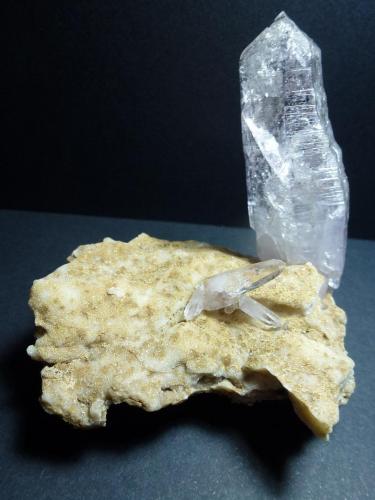 Cuarzo (variedad amatista)<br />Piedra Parada (Las Vigas), Municipio Tatatila, Veracruz (Veracruz de Ignacio de la Llave), México<br />9 x 8 cm.<br /> (Autor: javier ruiz martin)
