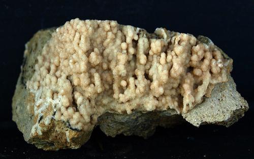 Clinoptilolita<br />Volcán Cabezo Negro de Zeneta, Murcia, Comarca Huerta de Murcia, Región de Murcia (Murcia), España<br />9 X 4.5 CM<br /> (Autor: Pedro Antonio)