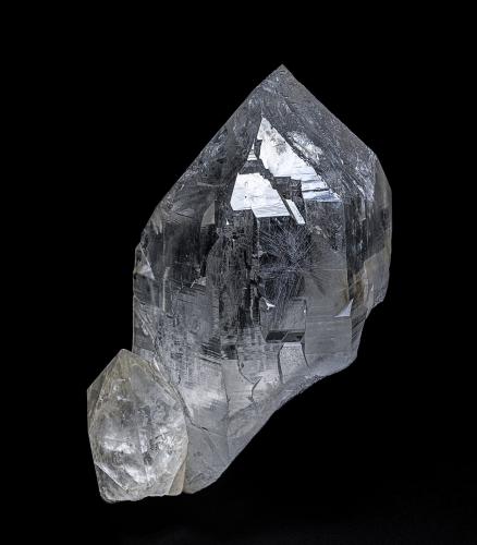 Quartz, Rutile<br />Kullu District, Himachal Pradesh, India<br />14.0 x 8.0 cm<br /> (Author: am mizunaka)