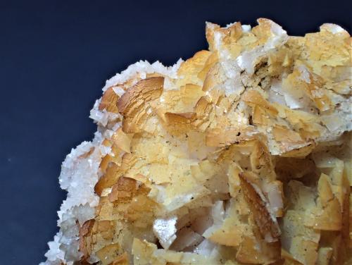 Dolomite, Calcite<br />Monte Cristo Mine, Rush, Rush Creek District, Marion County, Arkansas, USA<br />84 mm x 55 mm x 45 mm<br /> (Author: Don Lum)