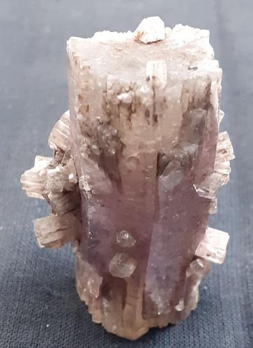 Aragonite<br />La Pesquera, Comarca La Manchuela Conquense, Cuenca, Castilla-La Mancha, Spain<br />4,3 x 2 cm<br /> (Author: Volkmar Stingl)