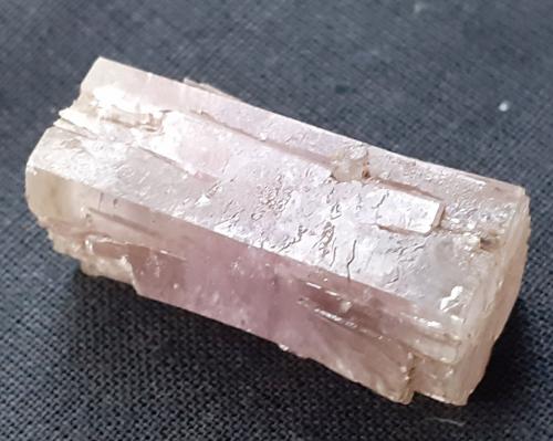 Aragonite<br />La Pesquera, Comarca La Manchuela Conquense, Cuenca, Castilla-La Mancha, Spain<br />2,5 x 1,4 cm<br /> (Author: Volkmar Stingl)