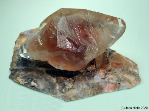 Calcita<br />Prefectura Guilin, Región Autónoma Guangxi Zhuang, China<br />100x65 mm<br /> (Autor: Joan Niella)