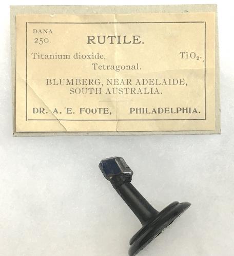 Rutile<br />Blumberg, Birdwood, Cordilleras Monte Lofty Sur, Australia Meridional, Australia<br />1.5 cm x 1.0 x 0.8 cm<br /> (Author: Peter Farquhar)