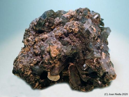 Fluorapatito<br />Minas da Panasqueira, Aldeia de São Francisco de Assis, Covilhã, Castelo Branco, Cova da Beira, Centro, Portugal<br />85x85 mm<br /> (Autor: Joan Niella)