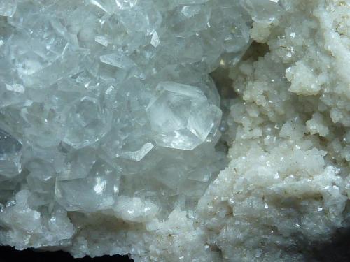 Dolomita, Calcita<br />Las Suertes Quarry, Las Suertes, Vegas de Matute, Comarca Suroeste, Segovia, Castile and León, Spain<br />6 x 5 cm.<br /> (Autor: javier ruiz martin)
