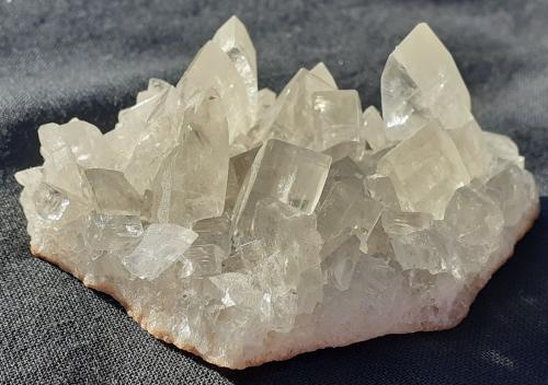 Baryte<br />Jinkouhe District, Leshan Prefecture, Sichuan Province, China<br />6,5 x 4 cm<br /> (Author: Volkmar Stingl)