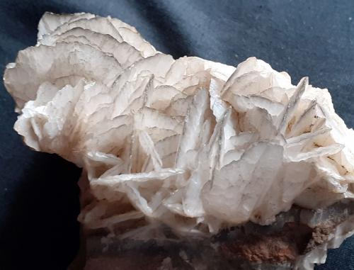 Calcite<br />Příbram, Central Bohemia Region, Bohemia, Czech Republic<br />9 x 7 cm<br /> (Author: Volkmar Stingl)