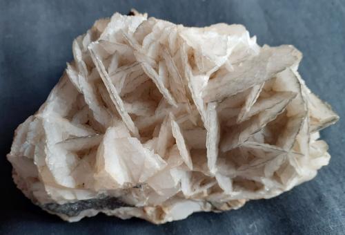 Calcite<br />Příbram, Central Bohemia Region, Bohemia, Czech Republic<br />9 x 7 cm<br /> (Author: Volkmar Stingl)