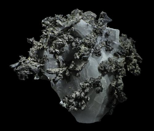 Allargentum<br />Bouismas Mine, Agdz, Bou Azzer mining district, Zagora Province, Drâa-Tafilalet Region, Morocco<br />35 x 32 x 10 mm<br /> (Author: Rob Schnerr)