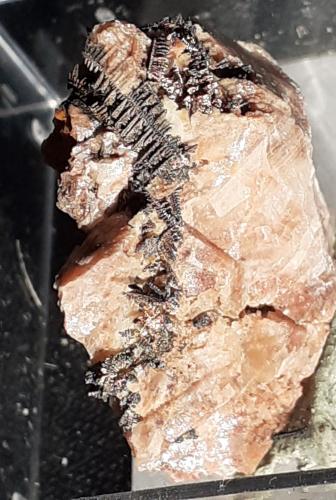 Silver, Baryte<br />Galería número 7, Oberpfannenstiel, Lauter-Bernsbach, Erzgebirgskreis, Sajonia/Sachsen, Alemania<br />2 x 1,5 cm<br /> (Author: Volkmar Stingl)