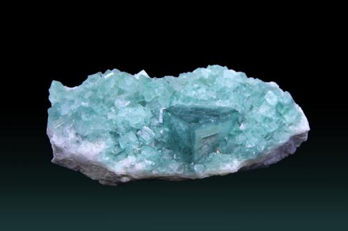 Fluorite<br />Mandronarivo area, Beroroha District, Atsimo-Andrefana Region, Madagascar<br />103mm x 48mm x 35mm. Main cube 23mm x 18mm<br /> (Author: Firmo Espinar)