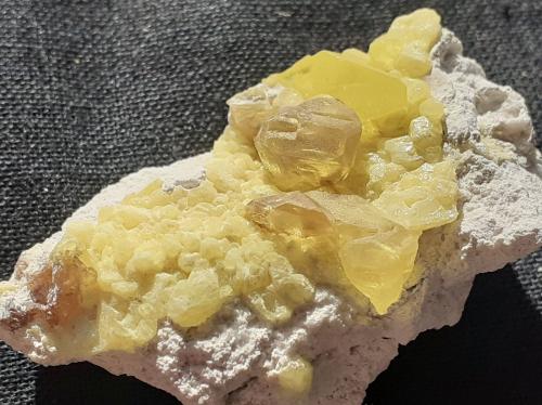 Sulphur<br />Silver Peak area, Silver Peak District, Esmeralda County, Nevada, USA<br />3,5 x 2 cm<br /> (Author: Volkmar Stingl)