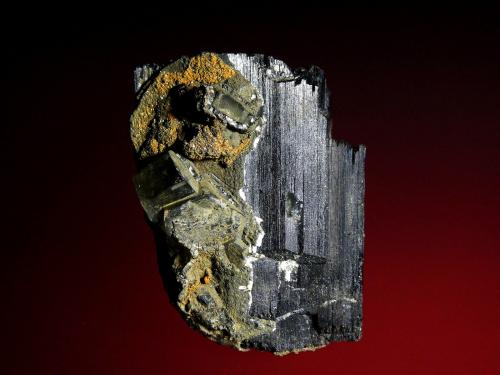 Ferberita, Fluorapatito<br />Minas da Panasqueira, Aldeia de São Francisco de Assis, Covilhã, Castelo Branco, Cova da Beira, Centro, Portugal<br />6 x 5 cm.<br /> (Autor: Antonio P. López)
