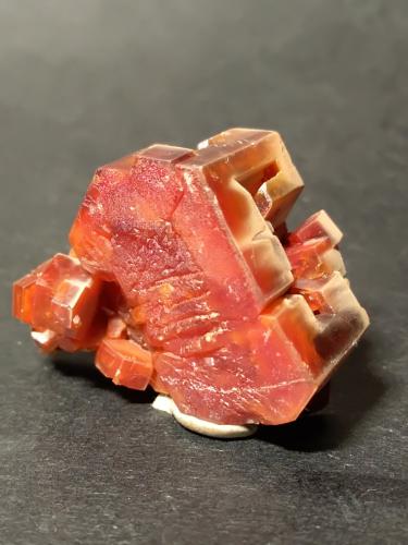 Vanadinite<br />Mibladen (distrito minero Mibladen), Midelt, Provincia Midelt, Región Drâa-Tafilalet, Marruecos<br />30 x 26 mm<br /> (Author: Sante Celiberti)