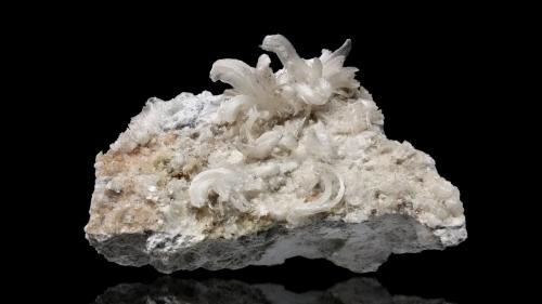 Gypsum<br />Le Cetine di Cotorniano Mine (Le Cetine Mine), Chiusdino, Siena Province, Tuscany, Italy<br />mm.70x70x55<br /> (Author: Diego Pucci)