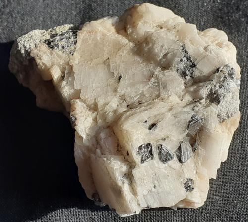 Carrollite, Calcite<br />Kamoya South II Mine, Kamoya, Kambove District, Katanga Copper Crescent, Katanga (Shaba), Democratic Republic of the Congo (Zaire)<br />6 x 4 cm<br /> (Author: Volkmar Stingl)