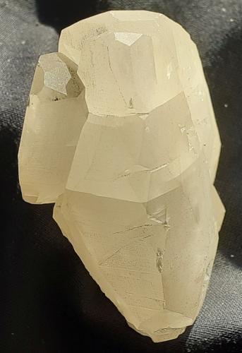 Calcite<br />Jinshazhou tunnel (construction site), Guangzhou, Guangzhou District, Guangdong Province, China<br />8 x 6 cm<br /> (Author: Volkmar Stingl)