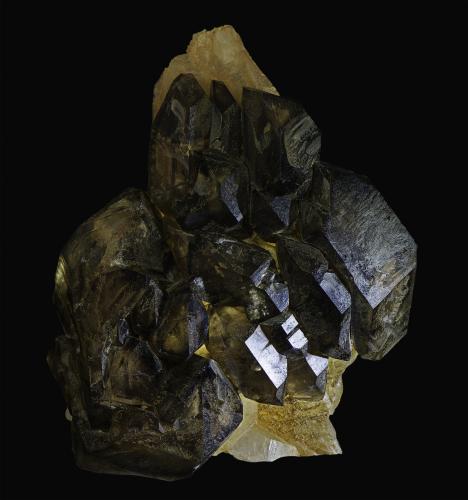 Quartz (variety smoky)<br />Neuschwaben Farm 73 (Neu Schwaben), Karibib District, Erongo Region, Namibia<br />100 x 65 x 124 mm<br /> (Author: Rob Schnerr)