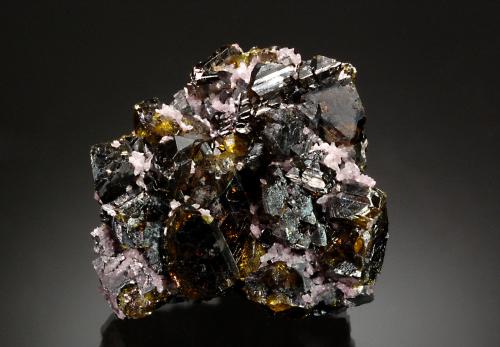 Sphalerite<br />Commodore Mine, Creede District, Mineral County, Colorado, USA<br />6.0 x 5.5 x 3.5 cm.<br /> (Author: Michael Shaw)