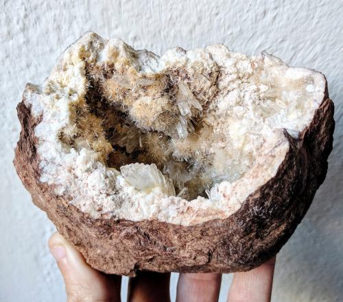 Calcita<br />Valnegro Quarry (Pie de Potro Quarry), Obdulia vein, Caravia mining area, Pie de Potro, Duyos, Caravia, Comarca Oriente, Principality of Asturias (Asturias), Spain<br />10,0 x 6,0 cm.<br /> (Autor: Carles)