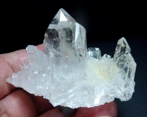 Cuarzo (variedad cristal de roca)<br />Diamantina, Vale do Jequitinhonha, Minas Gerais, Brasil<br />7 x 6 cm.<br /> (Autor: javier ruiz martin)