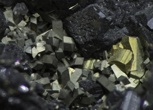 Sphalerite, Arsenopyrite, Pyrite<br />Mina Noche Buena, Noche Buena, Municipio Mazapil, Zacatecas, México<br /><br /> (Author: Rob Schnerr)