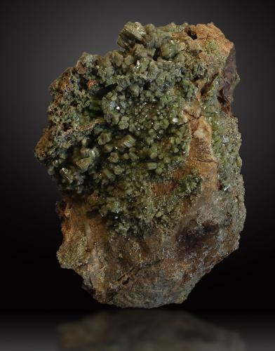 Piromorfita<br />Concesión Resuperferolítica, Cerro de la Canaleja, Santa Eufemia, Comarca Los Pedroches, Córdoba, Andalucía, España<br />110x75x50 mm<br /> (Autor: joaquin gar)