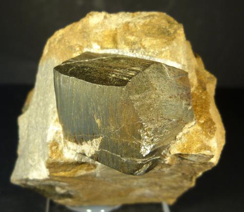 Pirita<br />Ambas Aguas (Ambasaguas), Muro de Aguas, Comarca Arnedo, La Rioja, Spain<br />5 x 6,5 x 4 cm.<br /> (Autor: Felipe Abolafia)