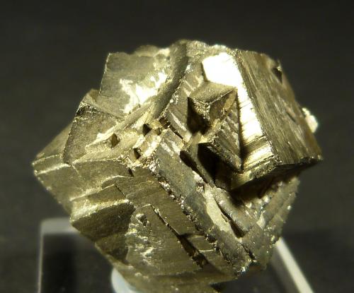 Pirita<br />La Aquisgrana Mining Complex, Los Guindos Mining Group, La Carolina, Comarca Sierra Morena, Jaén, Andalusia, Spain<br />2 x 2 x 2 cm.<br /> (Autor: Felipe Abolafia)