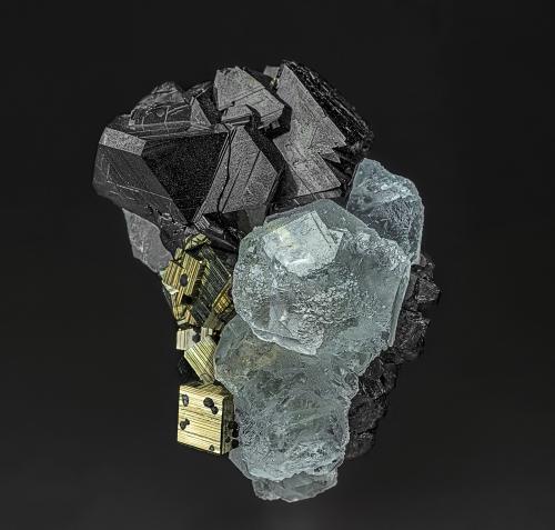 Fluorite, Sphalerite, Pyrite<br />Bismarck Mine, Municipio de Ascención, Chihuahua, Mexico<br />7.0 x 5.4 cm<br /> (Author: am mizunaka)