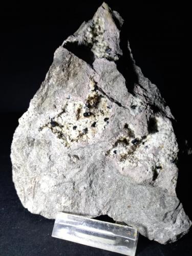 Osumilite, Tridymite<br />Cantera Funtanafigu, Marrubiu, Monte Arci, Provincia Oristano, Cerdeña/Sardegna, Italia<br />12 x 10 cm<br /> (Author: Sante Celiberti)