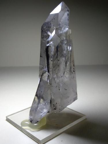 Quartz<br />Betafo District, Vakinankaratra Region, Madagascar<br />10 x 4 cm<br /> (Author: Sante Celiberti)