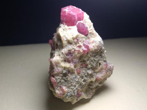 Grossular<br />Sierra de las Cruces, Sierra Mojada mining district, Municipio Sierra Mojada, Coahuila (Coahuila de Zaragoza), Mexico<br />44 x 34 mm<br /> (Author: Sante Celiberti)