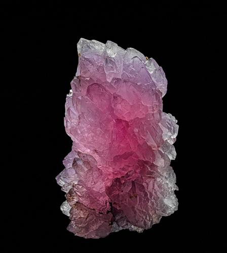 Quartz (variety rose quartz)<br />Taquaral, Itinga, Vale do Jequitinhonha, Minas Gerais, Brazil<br />8.6 x 4.8 cm<br /> (Author: am mizunaka)