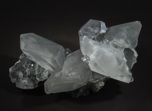 Calcite<br />Xianghualing Mine, Xianghualing Sn-polymetallic ore field, Linwu, Chenzhou Prefecture, Hunan Province, China<br />105 x 70 x 60 mm ( biggest x-tal = 60 mm)<br /> (Author: Rob Schnerr)