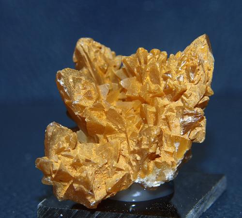 Calcita<br />Sierra Cabeçó d'Or, Municipio Busot, Comarca Campo de Alicante, Alicante / Alacant, Comunidad Valenciana / Comunitat Valenciana, España<br />4 x 3.5 cm<br /> (Autor: Pedro Antonio)