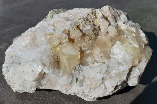 Calcite<br />Wuyi tunnel north (construction site), Wuyishan, Nanping Prefecture, Fujian Province, China<br />11 x 8 cm<br /> (Author: Volkmar Stingl)